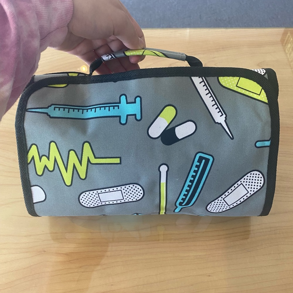NWT ✨ Nurse Hanging Cosmetic or First Aid Roll Up Bag
